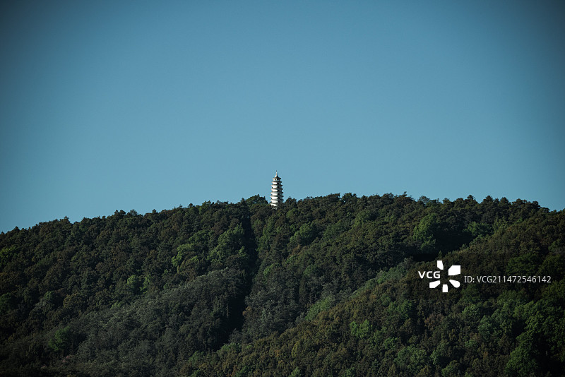 腾冲地标来凤山文笔塔白天与黑夜图片素材