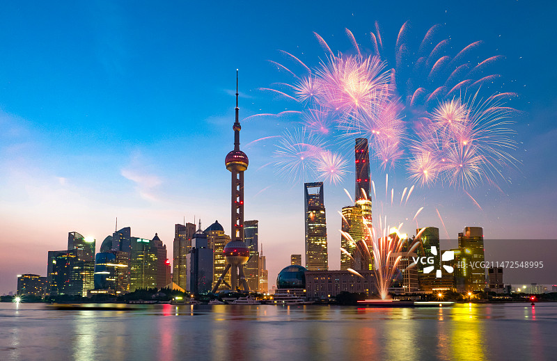 上海陆家嘴天际线烟花夜景图片素材