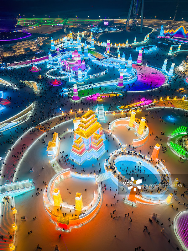 哈尔滨冰雪大世界夜景图片素材