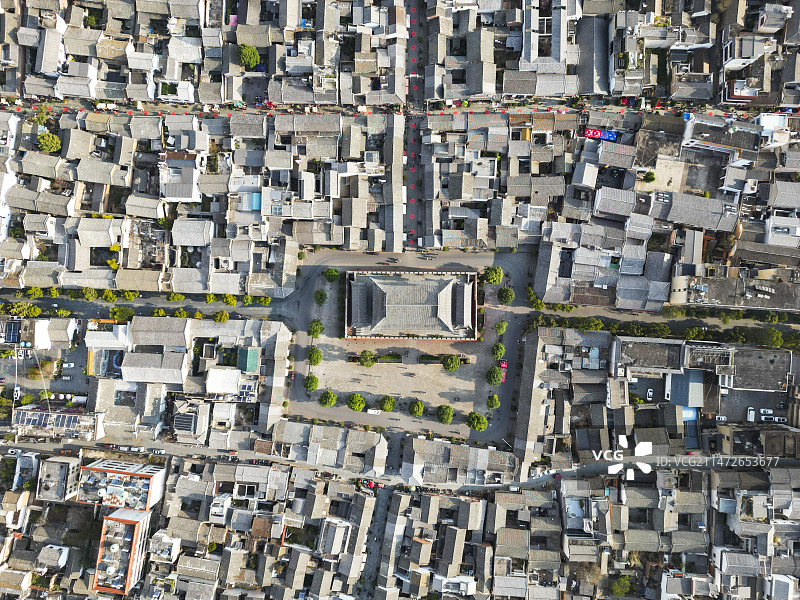 云南省大理白族自治州巍山彝族回族自治县巍山古城航拍视角晴天壮美景色图片素材