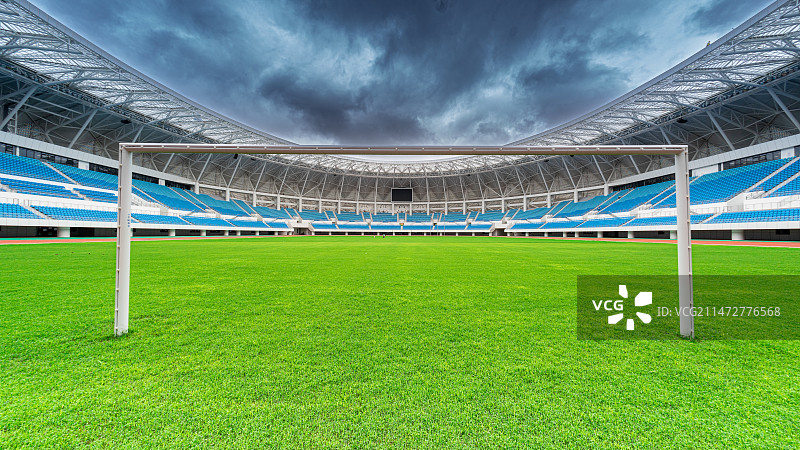 [绿茵舞台上的足球框]图片素材