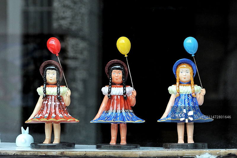 拿气球的女孩图片素材