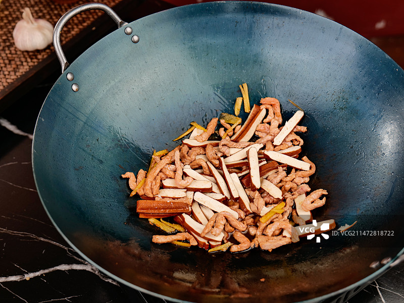 深底上韭黄菜品图片素材