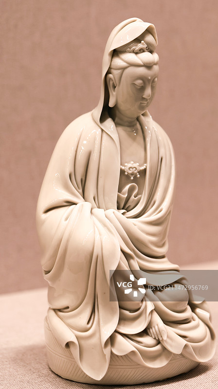 故宫陶瓷馆明晚期 德化窑白釉观音坐像图片素材