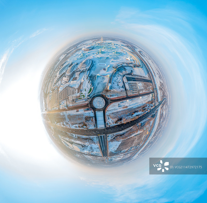 2023年黑龙江省哈尔滨市冰雪大世界冬季航拍全景图片素材