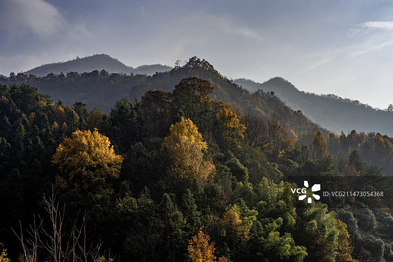 安徽金寨马丁公路秋色图片素材