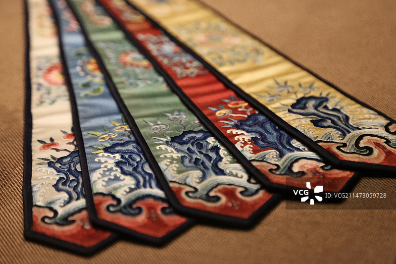 博物馆里老绣片图片素材