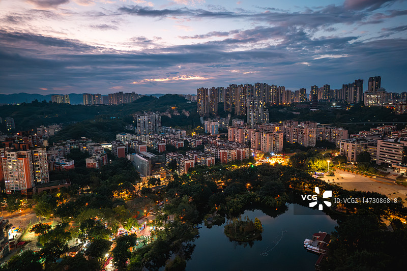 夕阳下的大渡口图片素材