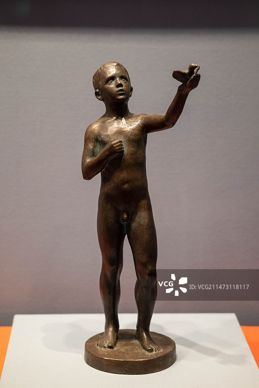 中央礼物文物管理中心铜雕图片素材