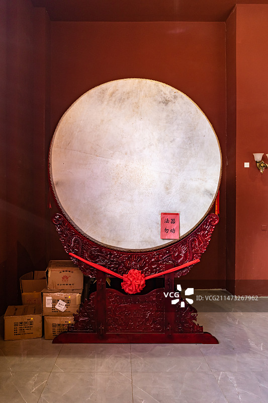 中国国内著名景点拍摄主题，古代建筑宫殿，一个传统打击乐器京韵大鼓，室内无人图像摄影图片素材