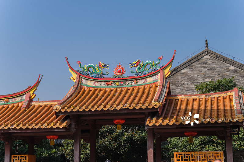 山东枣庄台儿庄古城天后宫广场游廊图片素材