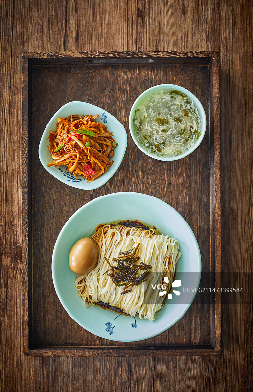 上海特色美食 葱油拌面图片素材