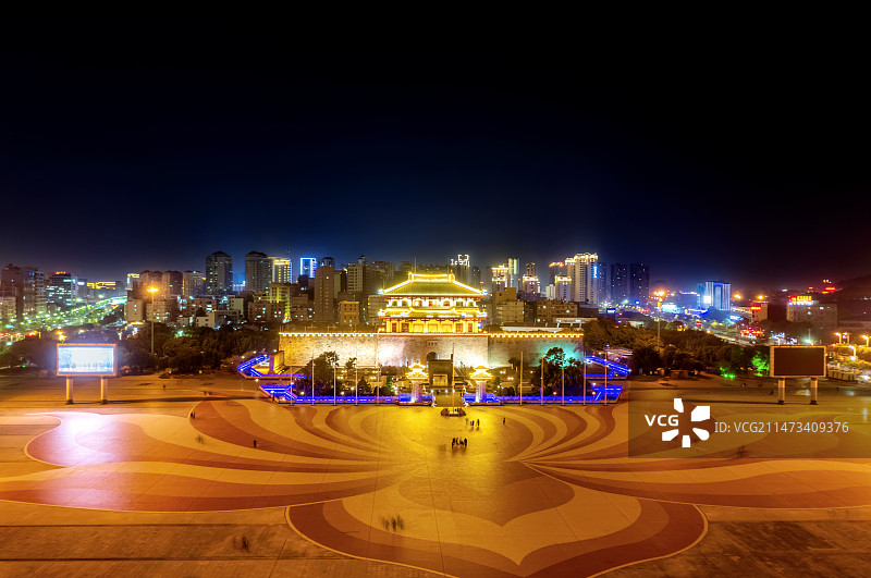 中国广东揭阳揭阳楼航拍夜景图片素材