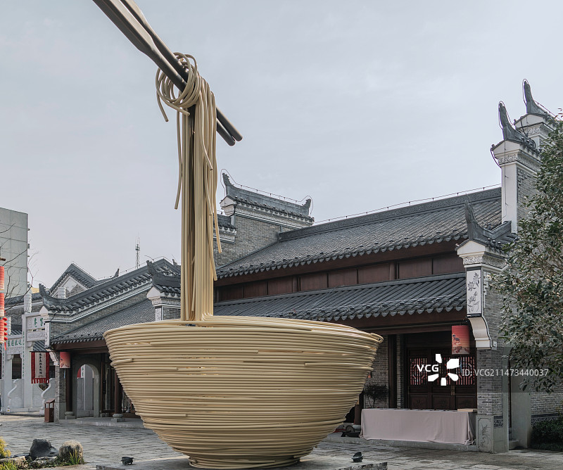 襄阳牛肉面大型雕塑图片素材
