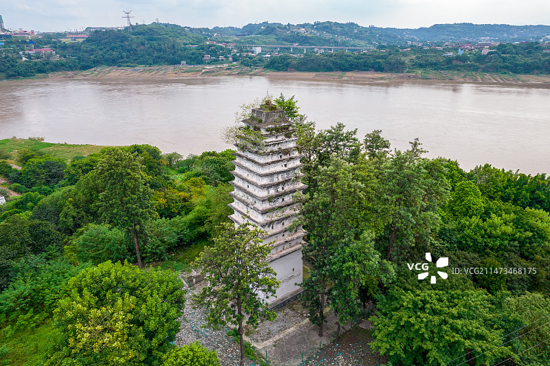 中国四川省宜宾市旧州塔旧州白塔图片素材