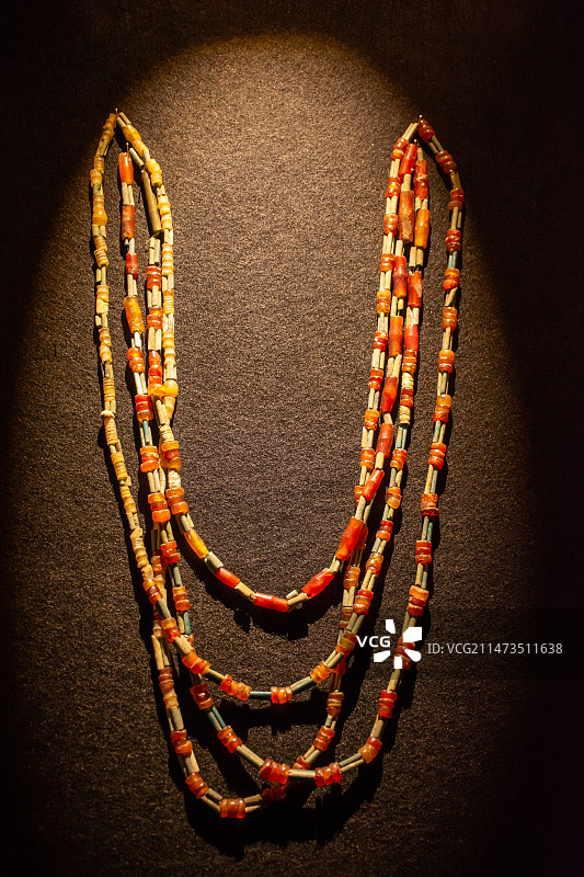 西周 串饰（红玛瑙、玉管、石贝、料器）/中国青铜器博物院图片素材