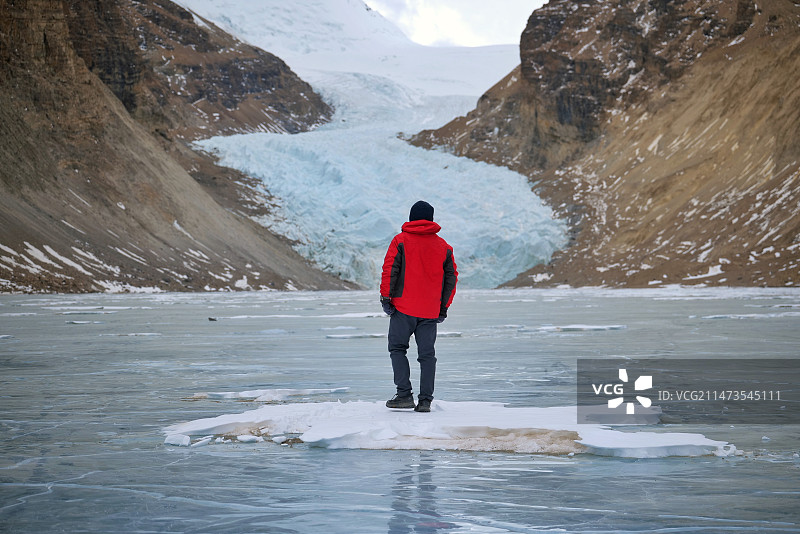 冬天的曲登尼玛冰川图片素材