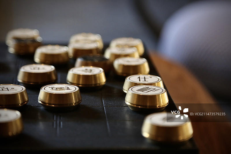 黄铜象棋图片素材