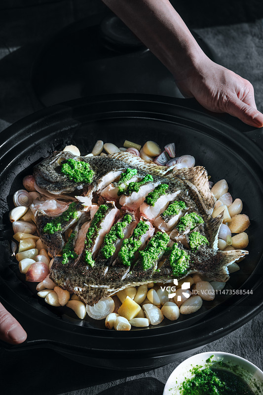 清蒸葱汁罗非鱼图片素材