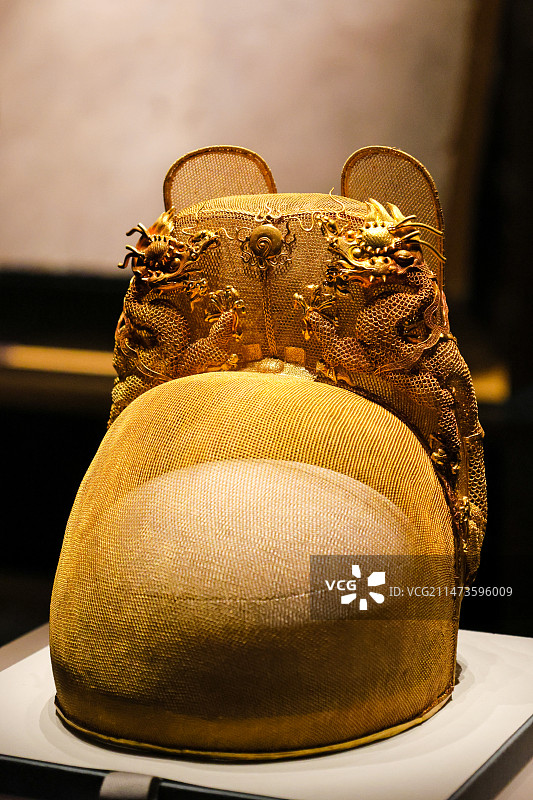 北京大运河博物馆明代万历金翼善冠图片素材