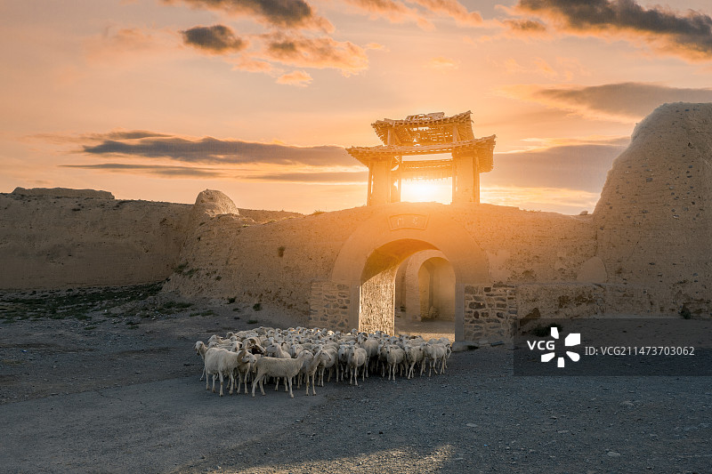 甘肃省白银市永泰古城日出时分户外风光图片素材