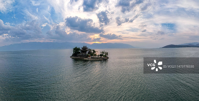 云南大理洱海小普陀景点图片素材