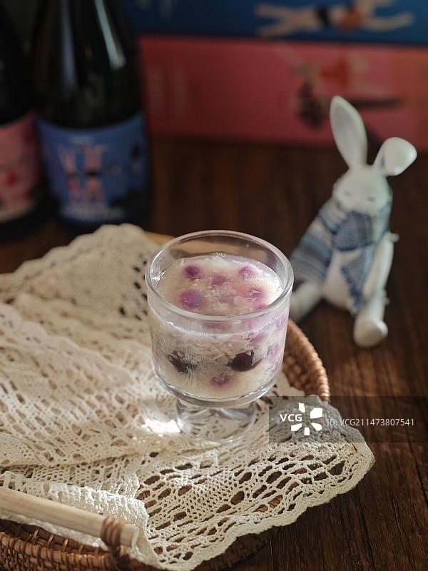 酒酿圆子图片素材