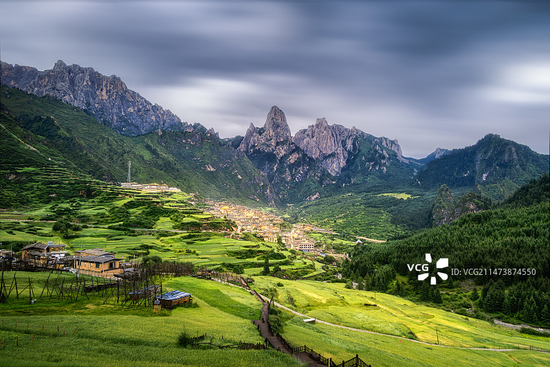 人间仙境扎尕那图片素材