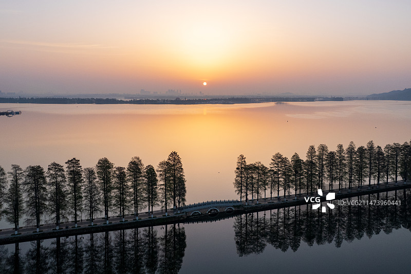 东湖日出图片素材
