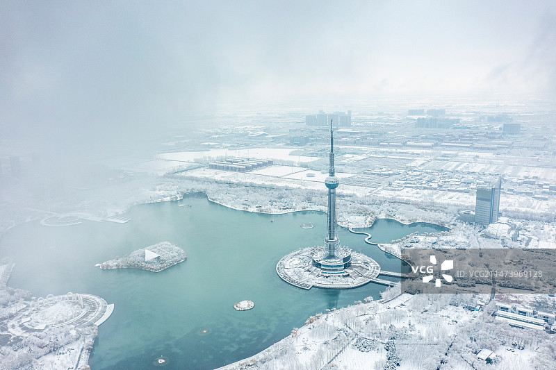 亚洲中国河南省焦作市龙源湖国际广场雪景图片素材