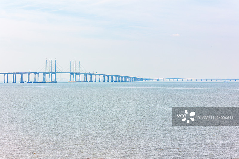 青岛胶州湾大桥与滩涂风光图片素材