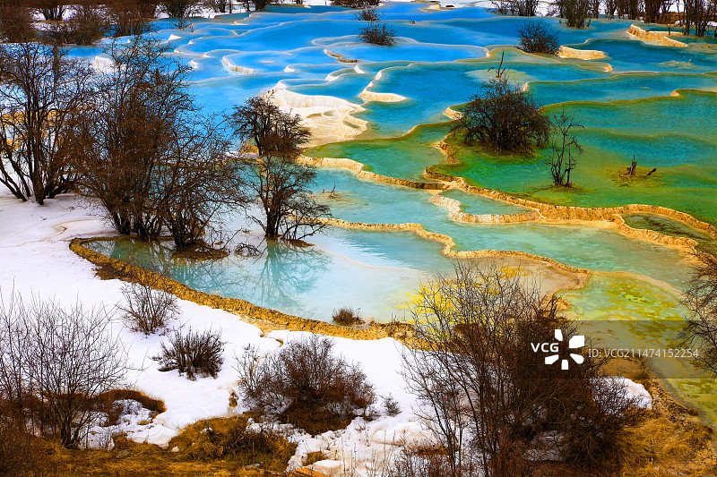 黄龙五彩池风光图片素材