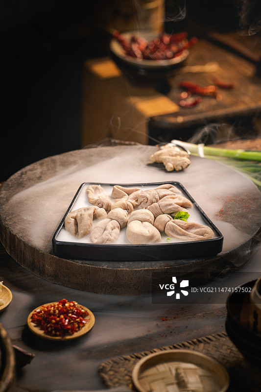 中式农家复古风格重庆火锅菜品 冒节子 香辣冒节子 红汤冒节子 绵阳肥肠米粉 肥肠粉 米粉 肥肠面 肥图片素材