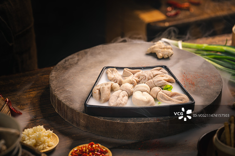 中式农家复古风格重庆火锅菜品 冒节子 香辣冒节子 红汤冒节子 绵阳肥肠米粉 肥肠粉 米粉 肥肠面 肥图片素材