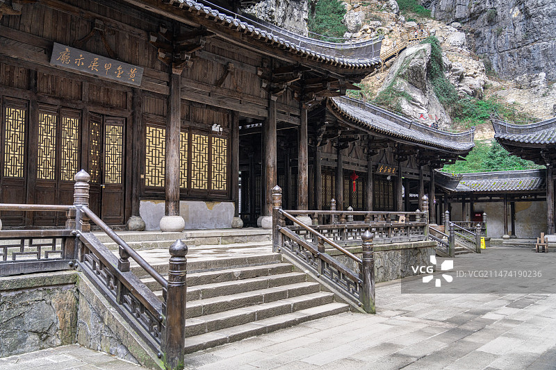 中国重庆武隆天生三桥 天福官驿 满城尽带黄金甲拍摄地图片素材