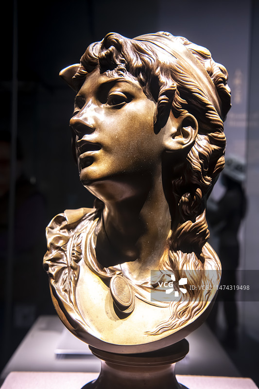 罗丹雕塑--少女胸像图片素材