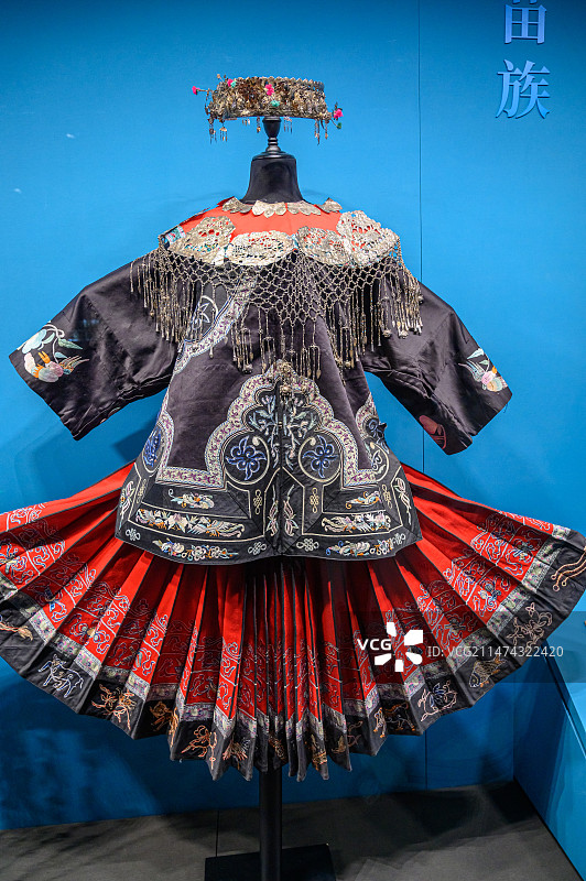 苗族传统服装图片素材