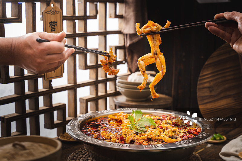 中式 农家田园 复古风格 冷锅鱼 美蛙 牛蛙火锅 美蛙鱼头火锅 香辣牛蛙 鱼头火锅 馋嘴牛蛙 美蛙鱼图片素材