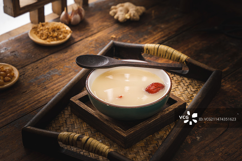 中式农家田园复古风格冷锅鱼美蛙牛蛙火锅 鲫鱼汤 鱼头汤 高汤鱼 豆腐鱼汤 鱼头豆腐汤 浓汤鲫鱼 浓汤图片素材