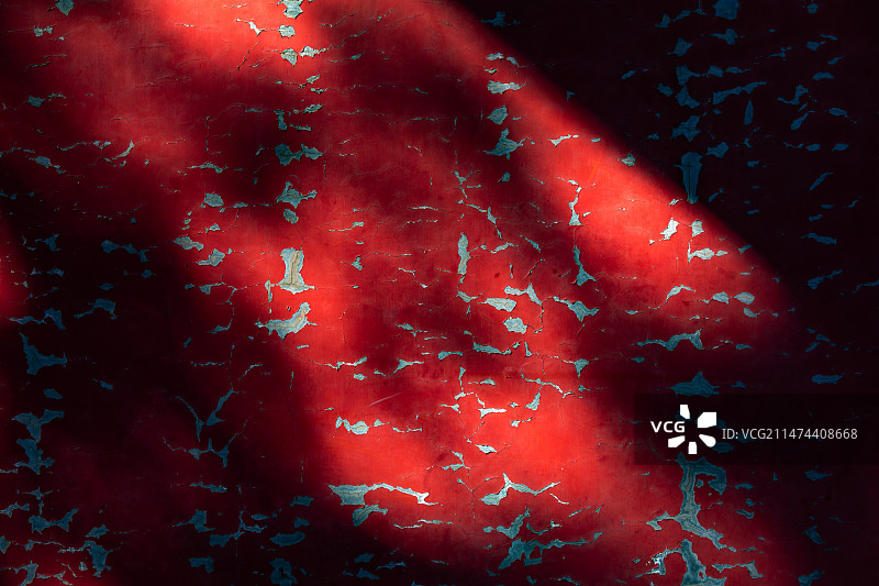 故宫逝去岁月质地纹理斑驳的红墙上的光影图片素材