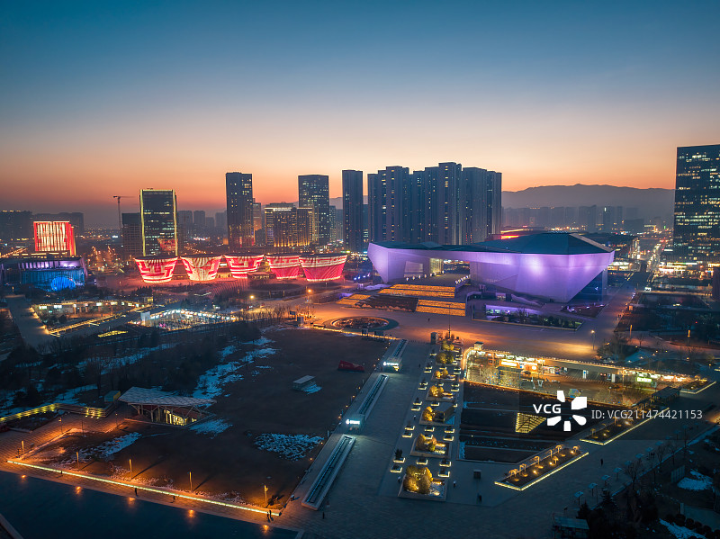 太原长风商务区夜景图片素材