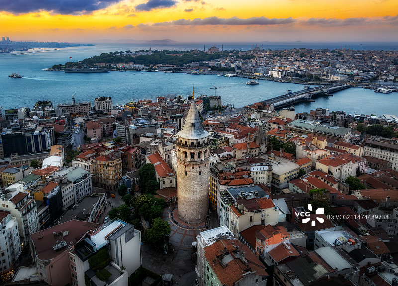 土耳其伊斯坦布尔加拉太塔日出航拍Galata图片素材