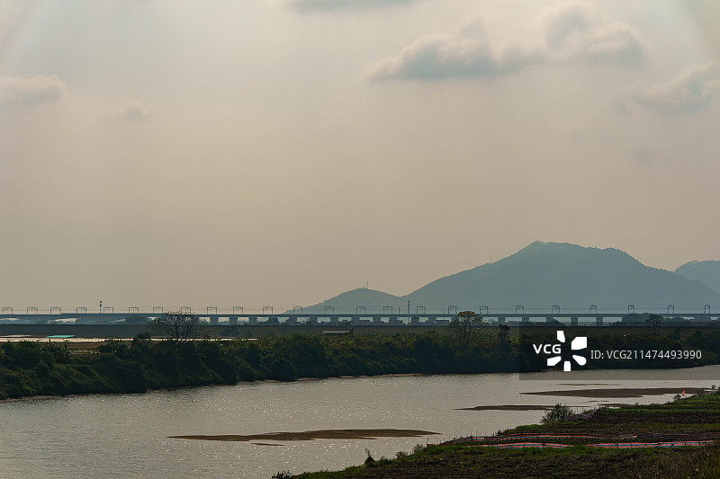 肇庆四会境内的的高铁铁路图片素材