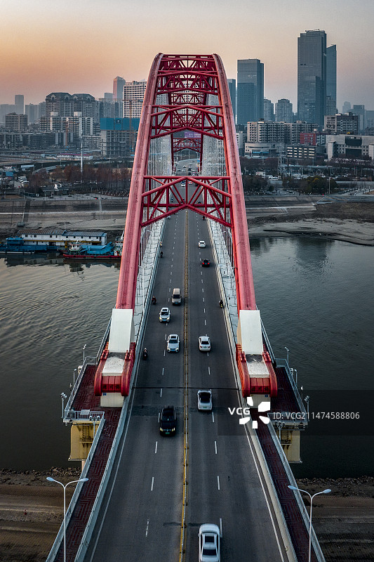 武汉晴川桥正面图片素材