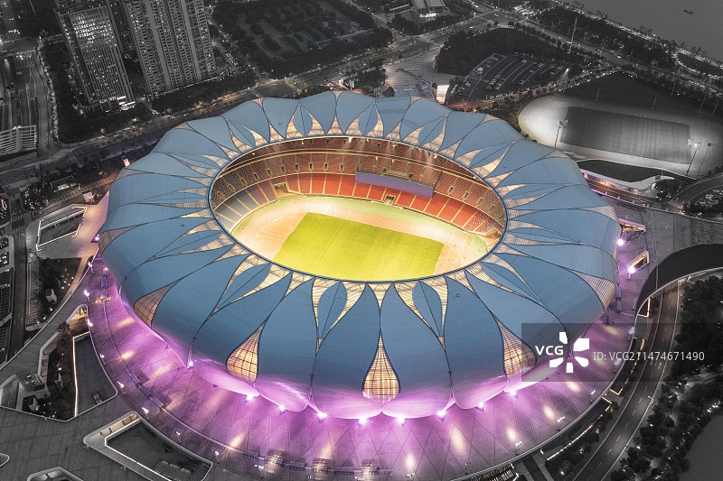 杭州奥体中心  夜景 体育馆图片素材