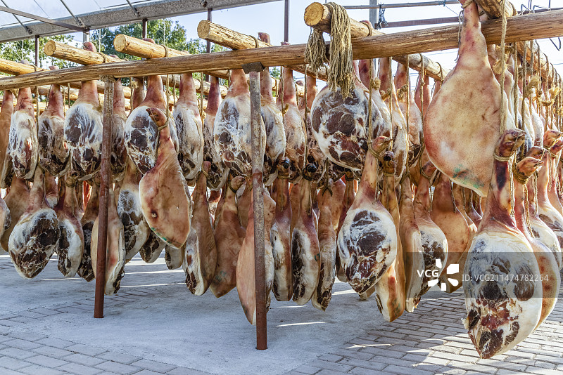 非遗—绩溪火腿（晾晒）图片素材