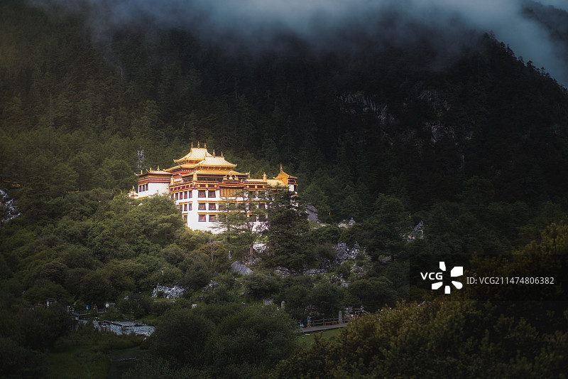 冲古寺远眺图片素材