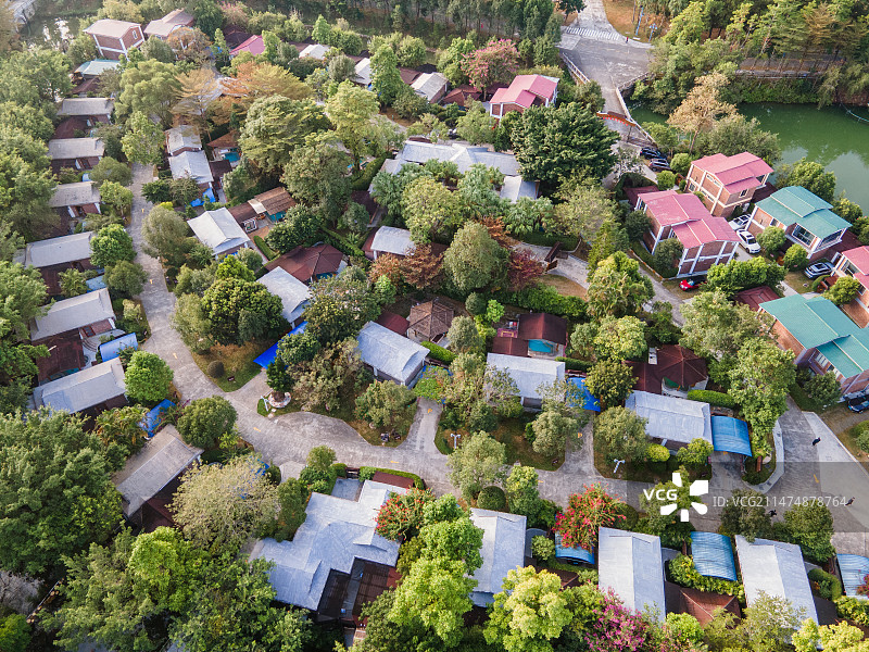 航拍温泉度假村别墅群图片素材