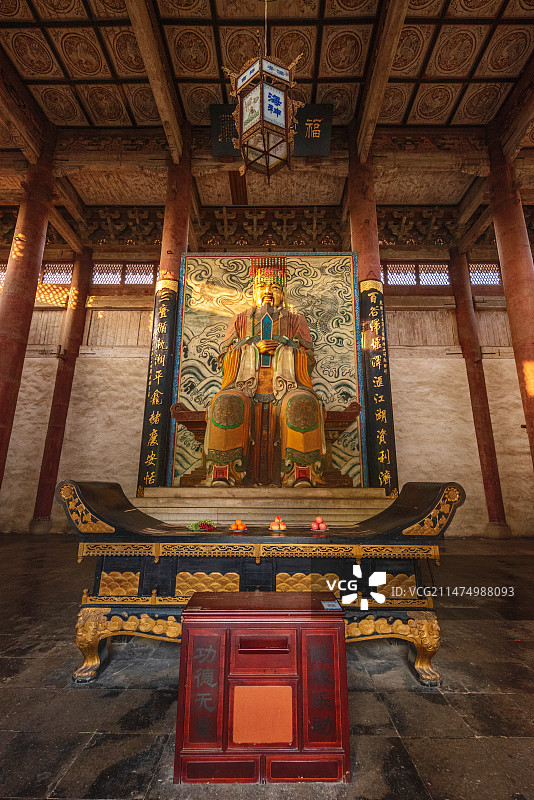 中国浙江嘉兴海宁盐官海神庙正殿——海神雕像图片素材