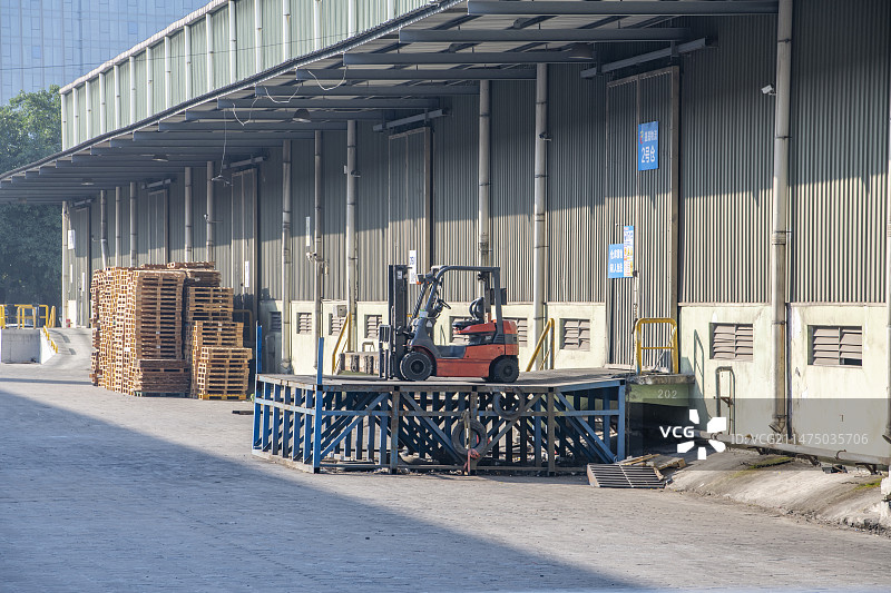 萧条的物流园图片素材